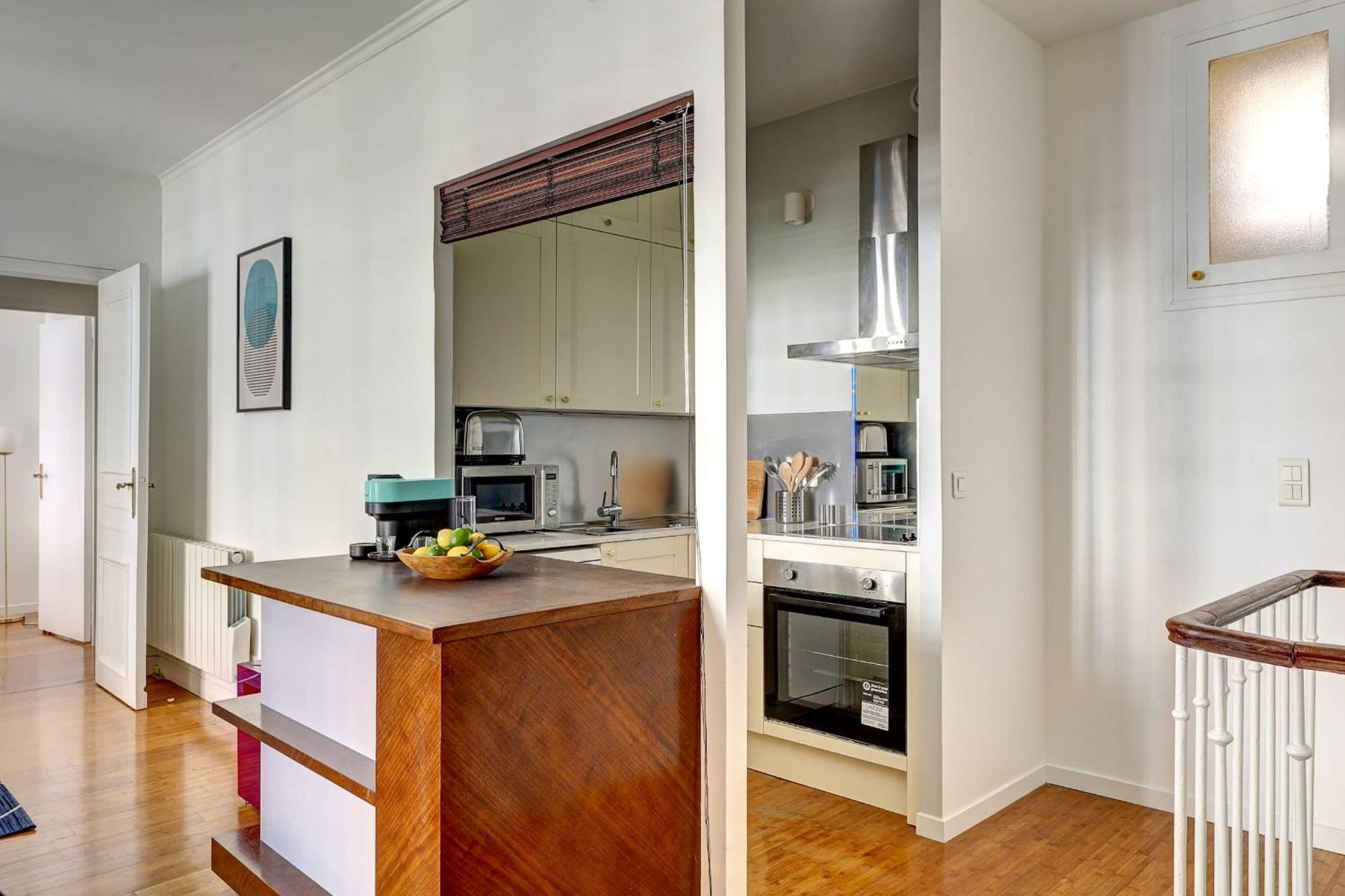 Champs-Elysees - 2Br With Balcony - Cityapartmentstay Paris Exteriör bild