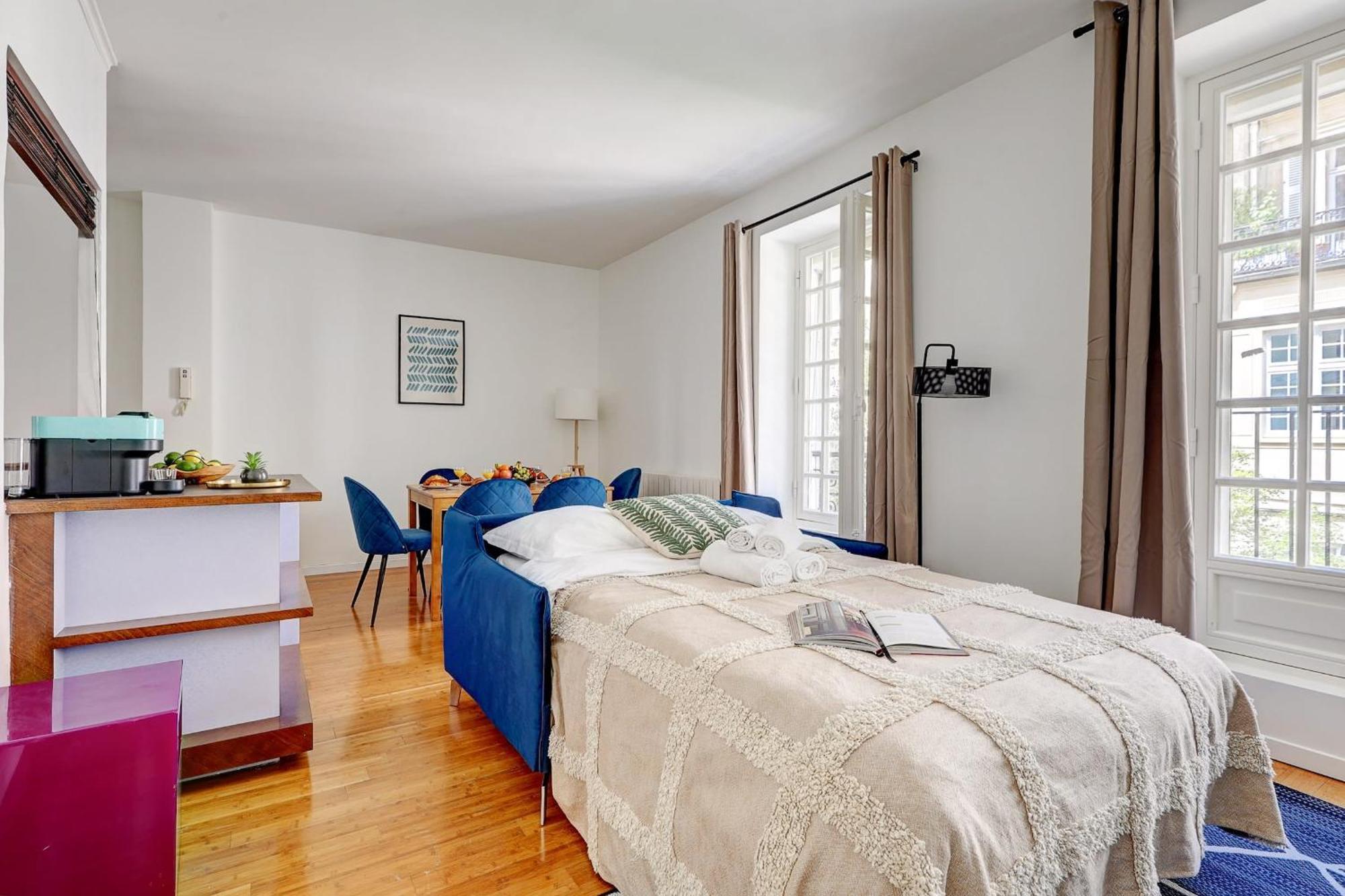 Champs-Elysees - 2Br With Balcony - Cityapartmentstay Paris Exteriör bild