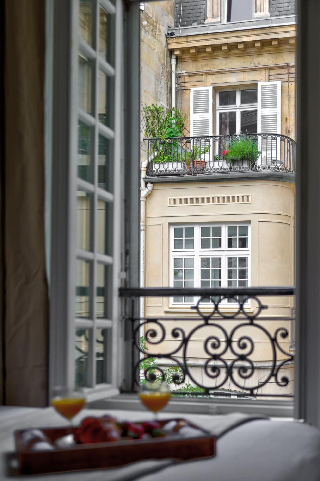 Champs-Elysees - 2Br With Balcony - Cityapartmentstay Paris Exteriör bild