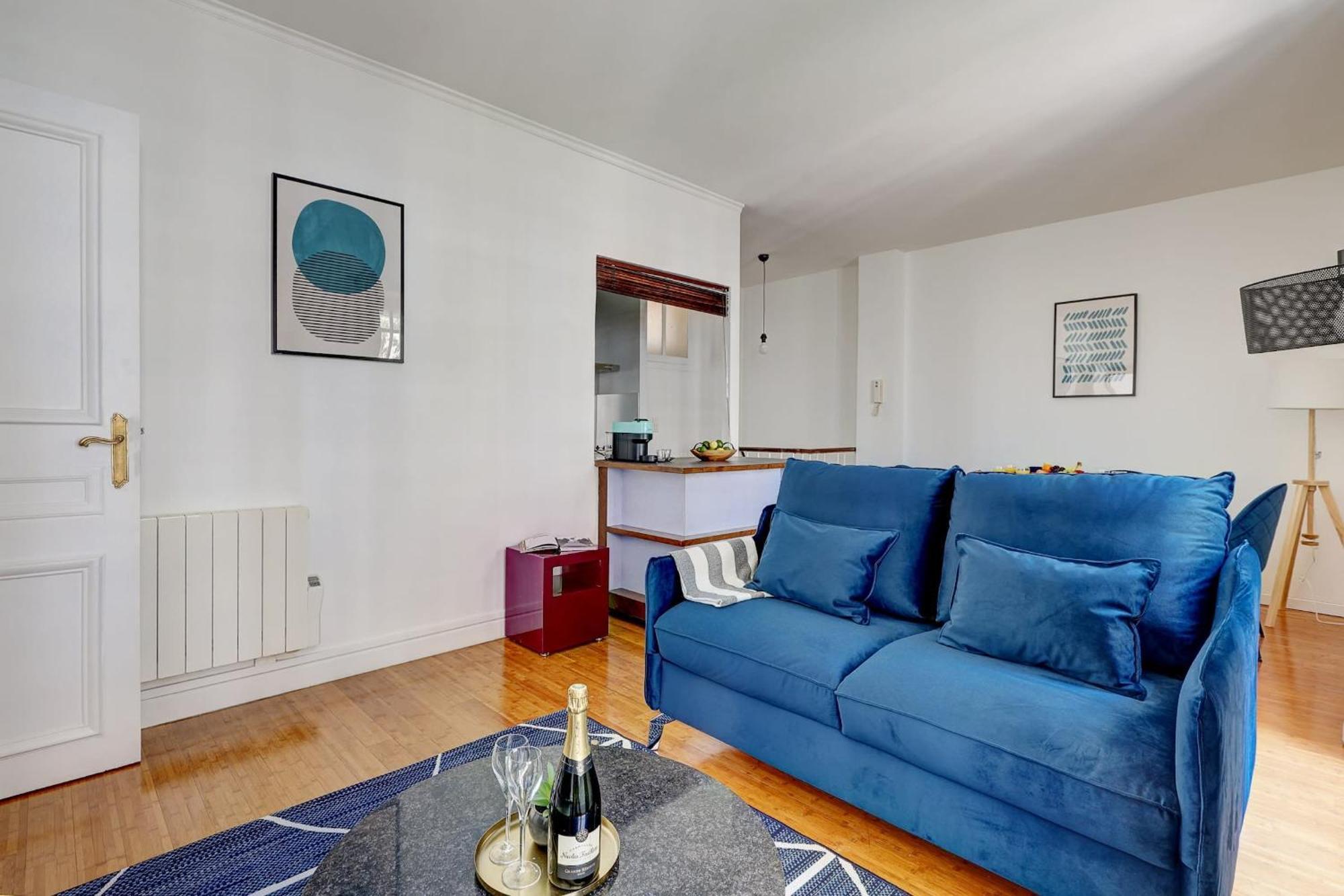 Champs-Elysees - 2Br With Balcony - Cityapartmentstay Paris Exteriör bild