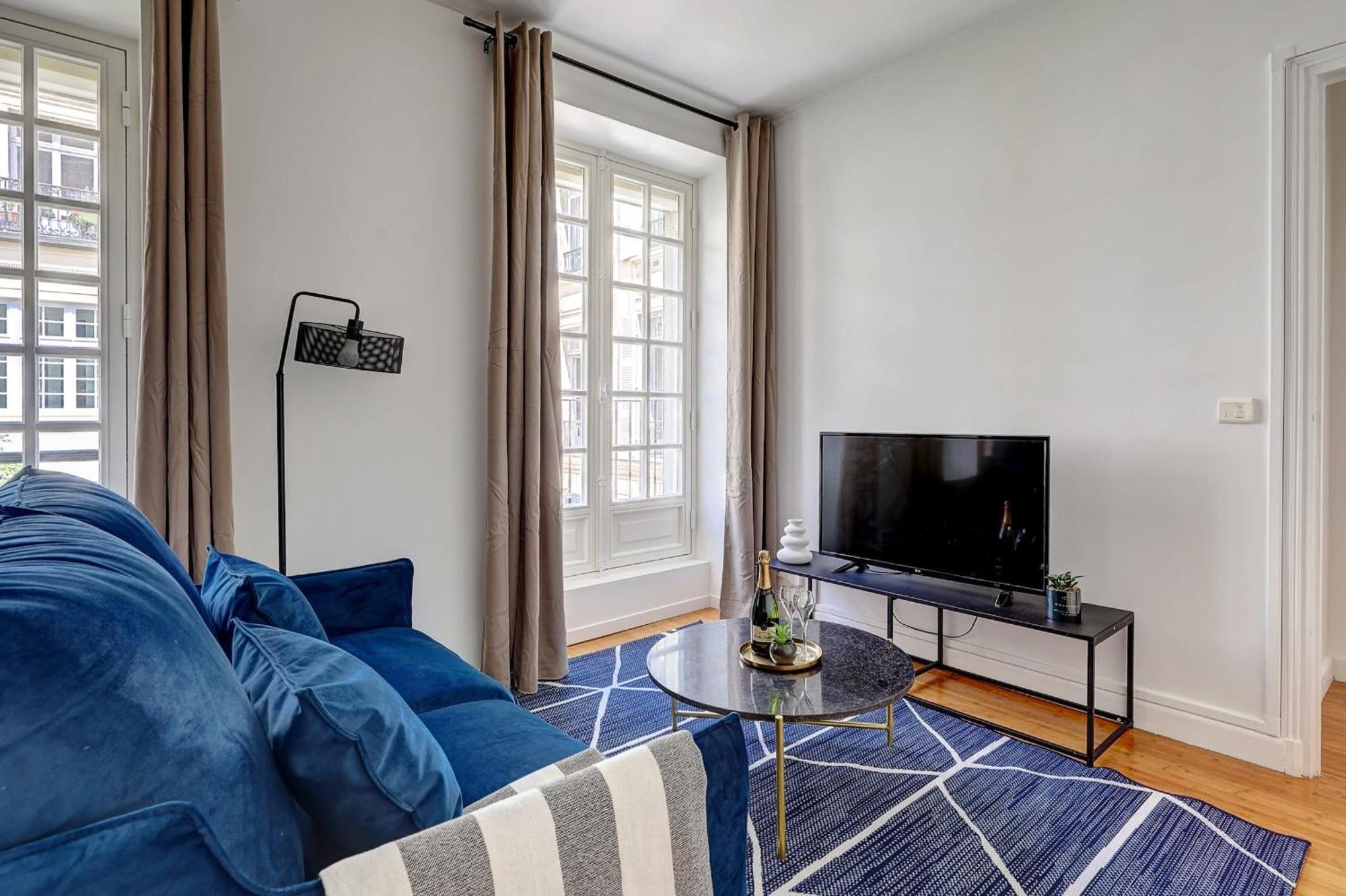 Champs-Elysees - 2Br With Balcony - Cityapartmentstay Paris Exteriör bild